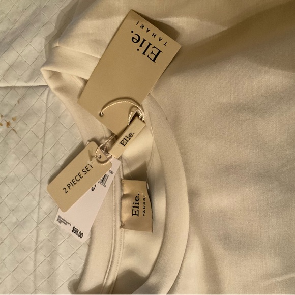 Cream Sweatshirt - Picture 4 of 6